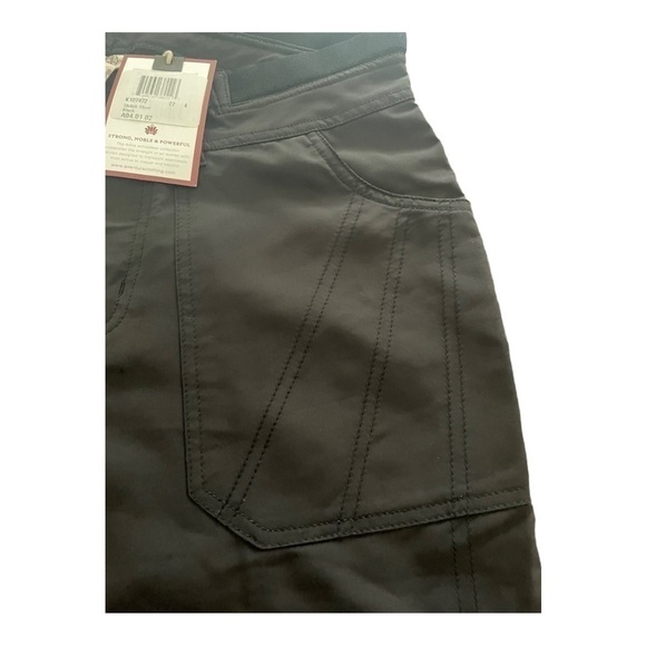 𝅺aventura Clothing Womens Shiloh Shorts in black - Picture 10 of 16